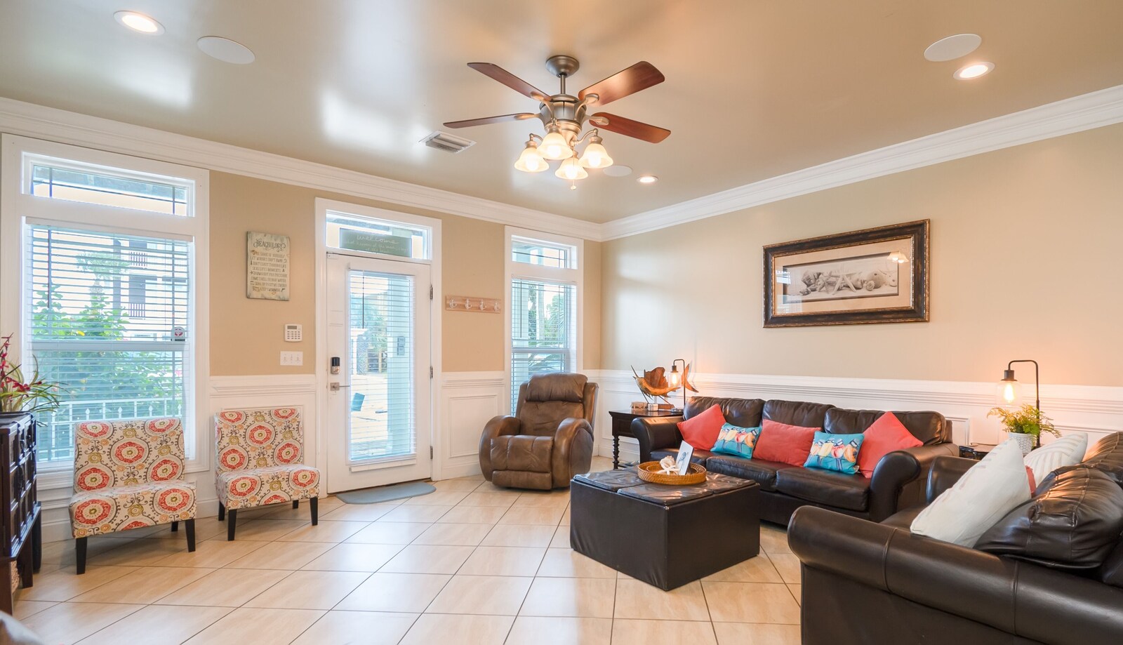 climate control, couch, interior, living area, indoor, daytime at Albacore Adventure PCB