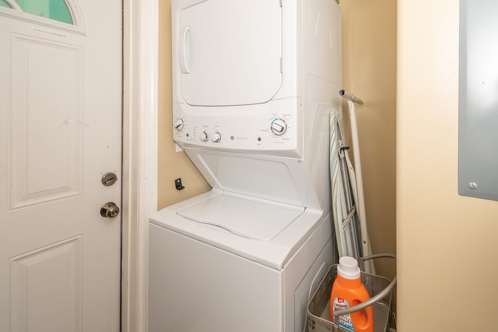 laundry, interior, indoor, daytime at Albacore Adventure PCB